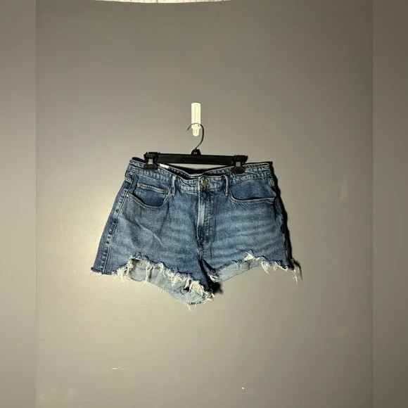 Good American Good Girlfriend Short in Indigo109 Women’s Size 16 - Picture 3 of 5